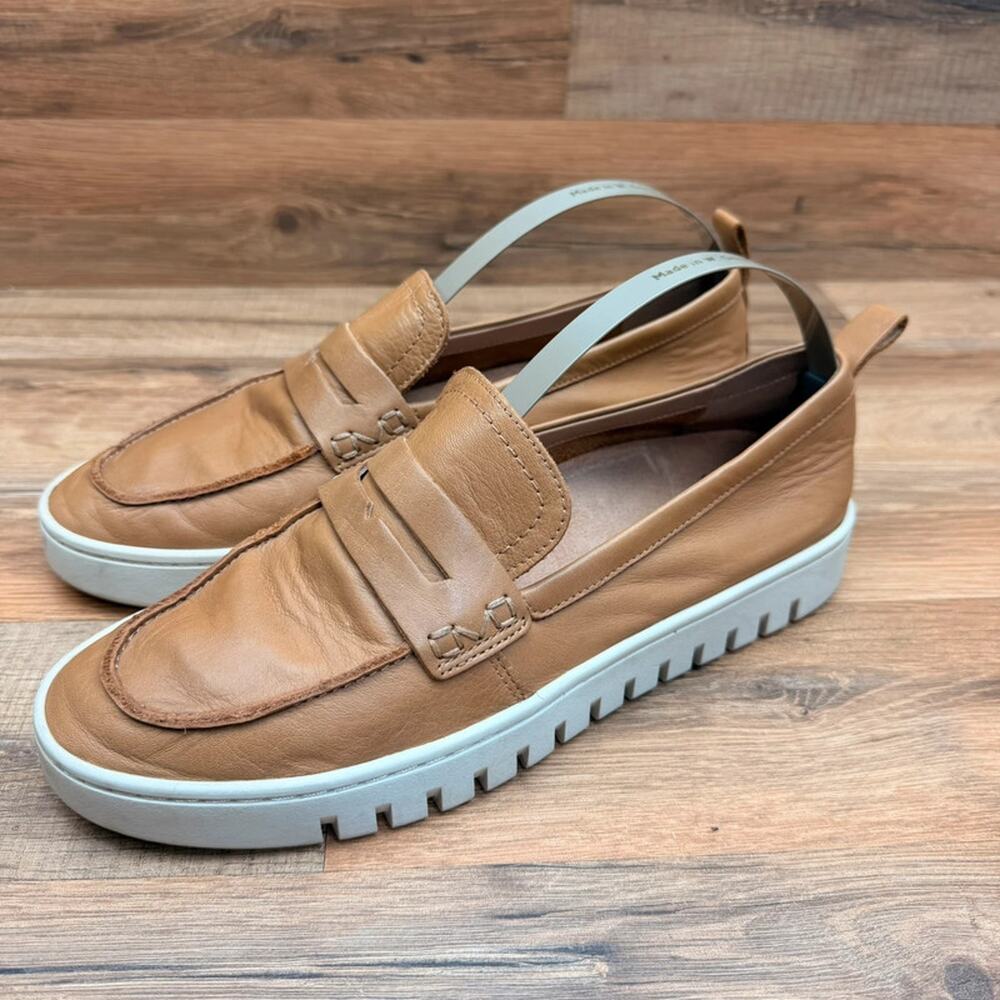 Vionic Women's size  9 Comfortable  Loafer Camel Leather shoes